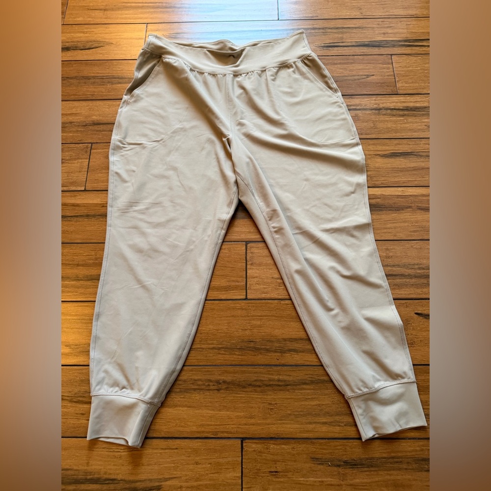 Old Navy Women's Light Tan Joggers